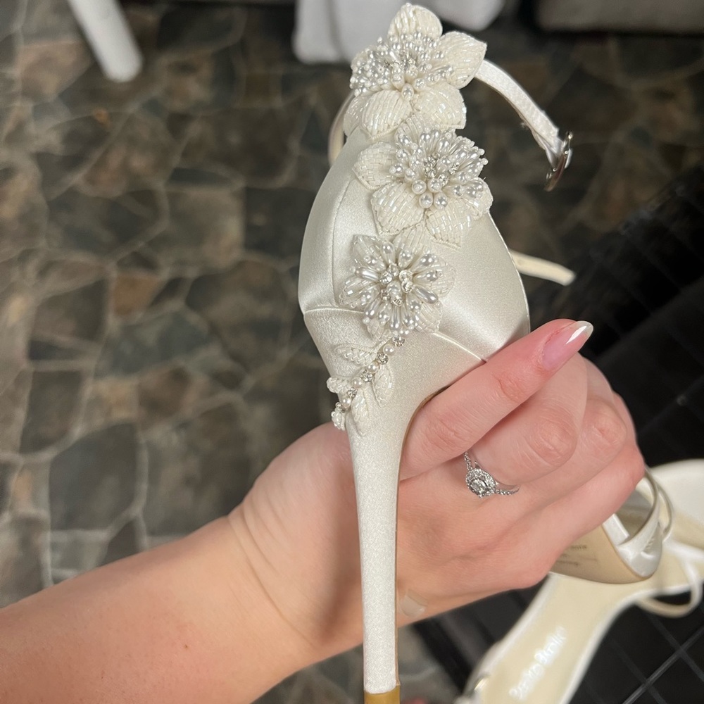 Ankle Strap Ivory Pearl Wedding Shoes with 3D Floral Sculpture GARDINIA